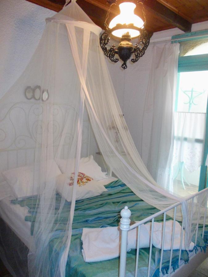 Nyfes Traditional Boutique Frosyni سكيروس المظهر الخارجي الصورة